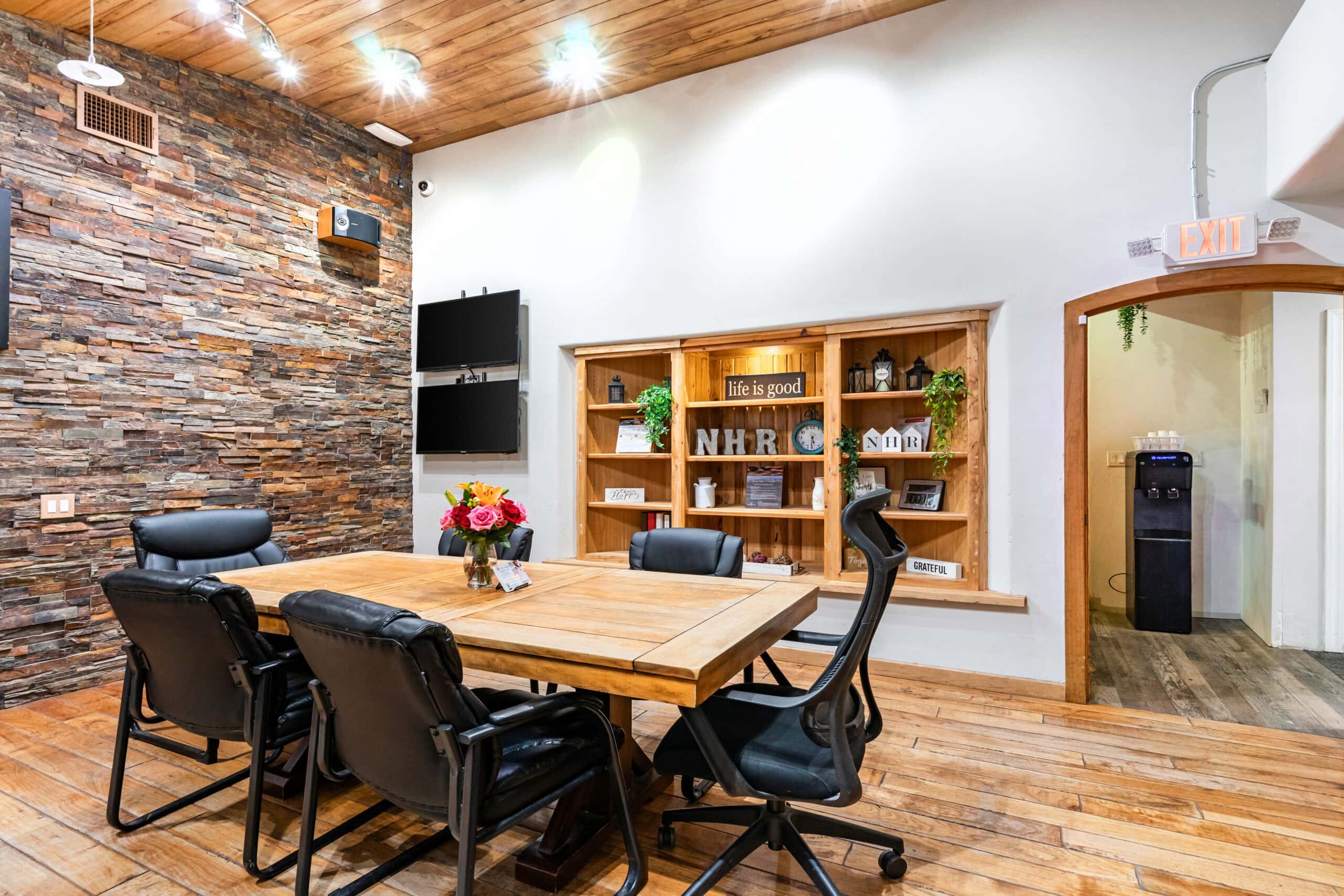 Group therapy conference room at New Hope Ranch